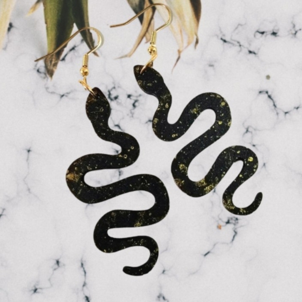 🌷5 For $15🌷 Wooden Black & Gold Flecked Snake Hook & Dangle Earrings